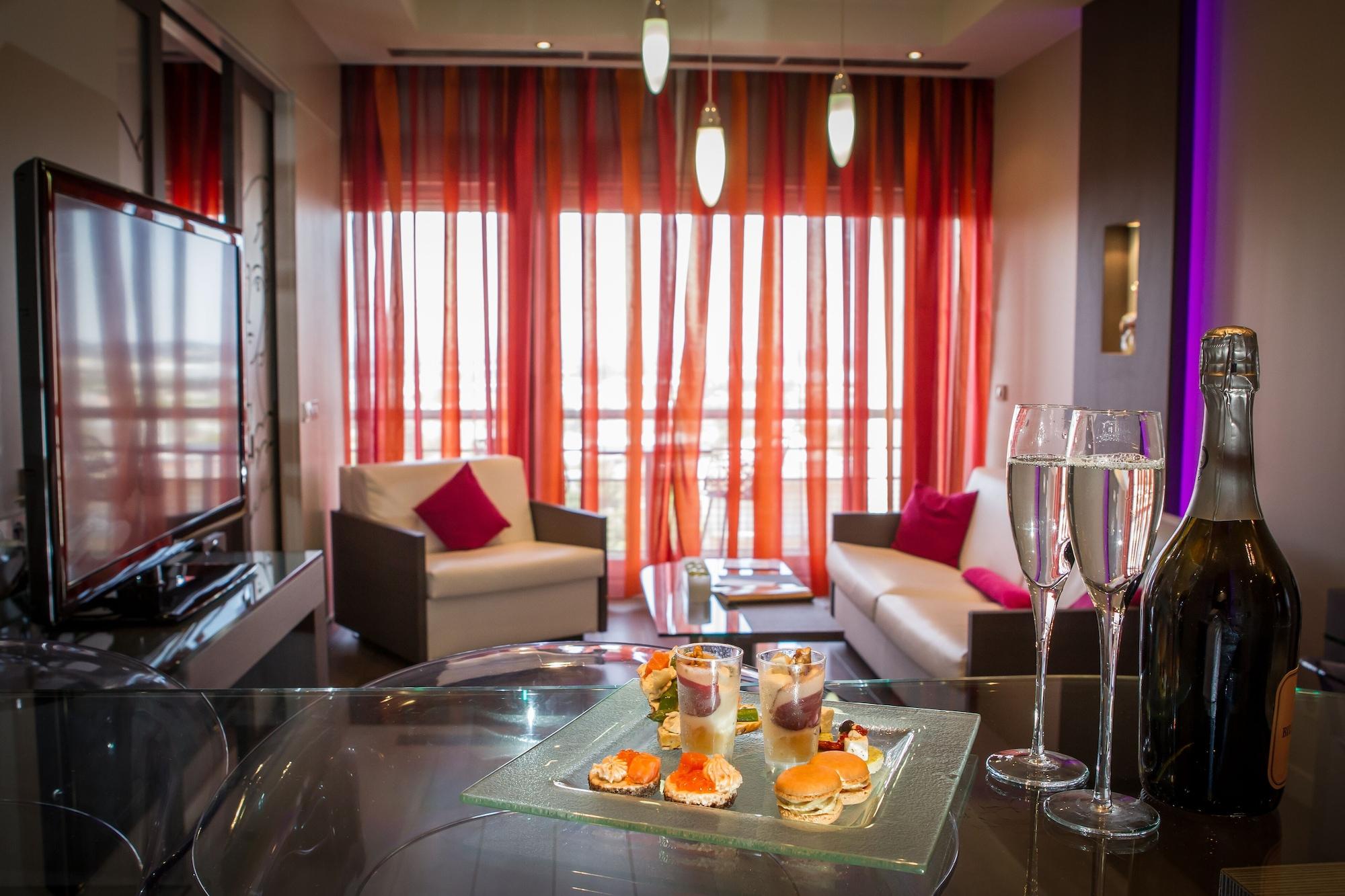 Hotel & Spa Vatel นีมส์ ภายนอก รูปภาพ