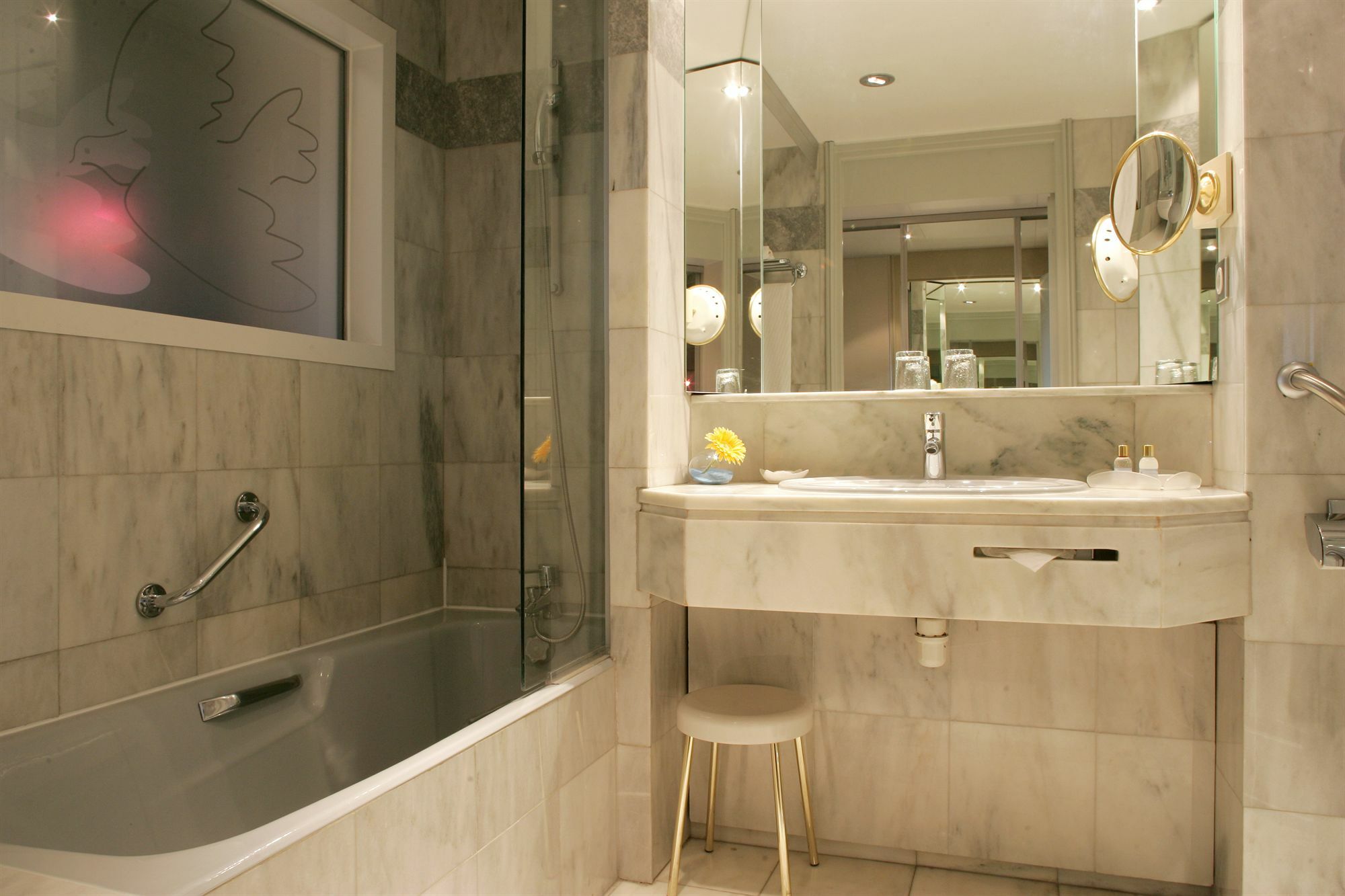 Hotel & Spa Vatel นีมส์ ภายนอก รูปภาพ